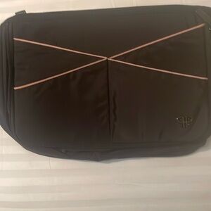 PurseN bag organizer and shakeout wallet